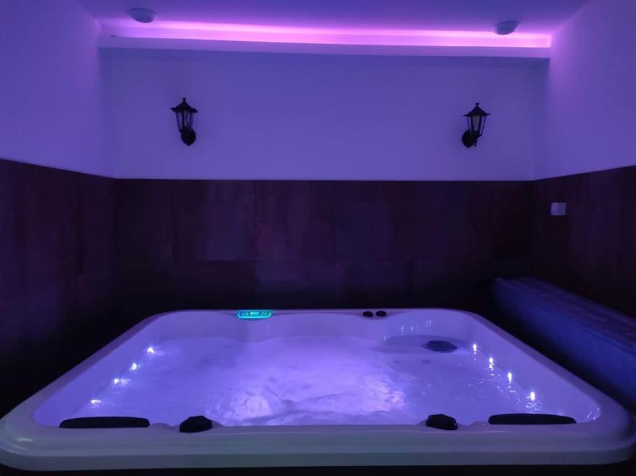 #Fer Rever 63# Spa # Thiers Buitenkant foto